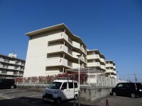 令和2年3月上旬リフォーム歴あり！
南北両面バルコニーにつき、日当り通風良好です☆
リビング広々約13帖！室内大変丁寧に使用されています♪
