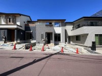 阪急「西山天王山」駅徒歩１５分！大型分譲地！
前道広々6ｍ！土地広々30.25坪！！
第二大山崎小学校まで約480ｍ（徒歩6分）でお子様にも安心！