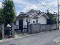 ☆建築条件無し売土地☆
お好きな工務店やハウスメーカーで建築可能です！
閑静な住宅街で京福電鉄「宇多野」駅まで徒歩3分♪