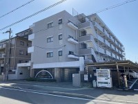 京福「太秦広隆寺」駅と地下鉄「太秦天神川」駅の2WAYアクセス☆
2016年内装フルリフォーム済☆美宅！周辺施設大変充実しております♪
収納スペースも充実してます！
