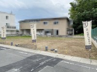 全５区画の分譲地！道路広々８ｍで駐車もラクラク♪
建築条件無し売土地の為、お好きな工務店やハウスメーカーで建築可能！
弊社専属設計士が無料で間取り作成致します！