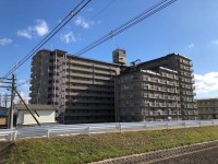 ☆2016年11月リフォーム済☆
JR「長岡京」駅まで徒歩9分！周辺施設充実で生活便利！
小学校徒歩5分圏内でお子様の通学も安心♪