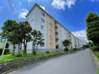 阪急とJRの2WAYアクセス♪
2階部分のお部屋！南向きで陽当り・通風良好です☆
室内リフォーム歴有り！ペット飼育可能！(規約有)
周辺施設が充実しています！