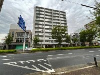 京都市東西線「西大路御池」駅徒歩3分！
ペット飼育可(規約有)！お子様の遊びにも使える共有スペース有！
小・中学校徒歩圏内でお子様の通学も安心です♪