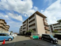 緑豊かな住環境♪
リフォームのお見積り無料で承ります！
弊社専属の一級建築士が間取りのご相談もお受けいたします♪
