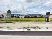 全７区画の分譲地！前面道路広々６ｍ！
自由設計につき、お好きな間取りにて建築可能！
スーパーやコンビニ、ドラッグストアがすぐ近くにあって生活便利♪