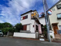 建築条件無し土地！お好きな工務店・ハウスメーカーで建築可能！
小学校至近でお子様も安心の住環境！
前面道路幅員6.6ｍ！南西側が開けており採光良好です！