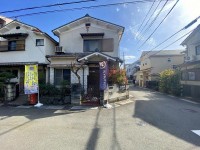 建築条件無し土地！お好きなハウスメーカー・工務店で建築可能！
明るい角地！解体費不要！更地渡し
JR「長岡京」駅まで徒歩10分！周辺施設や小学校まで徒歩10分以内！
