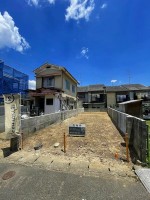 建築条件無土地につき、お好きな工務店・ハウスメーカーで建築可能です！
南側一面が空いている為、採光・通風良好☆
小学校・保育所が近く、お子様にも安心な住環境です！