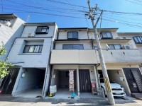 前面道路６ｍで駐車ラクラク！ワンボックス駐車可能！
令和４年９月にリフォーム完成！阪急『桂駅』徒歩２０分！
生活施設が徒歩圏内に揃っており生活便利♪