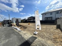 2区画分譲地☆阪急「長岡天神」駅まで徒歩11分♪
建築条件無し売土地！土地広々78.24坪！
長岡天満宮の南にある閑静な住宅街で周辺施設も充実！