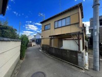 建築条件無土地につき、お好きな工務店・ハウスメーカーで建築可能です！
阪急「西向日」駅まで徒歩11分！
北東の二方空きにつき、☆陽当たり・通風大変良好です！
