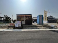 全8区画新規分譲地☆間取りは自由設計していただけます！
2面開放され、角地のような明るさ♪
間口約11ｍの整形地です！