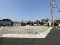 全8区画新規分譲地☆間取りは自由設計していただけます！
採光・通風良好の南東角地！北側も駐車場につき解放されています♪
敷地の広さも約34坪超のゆとりのある区画！