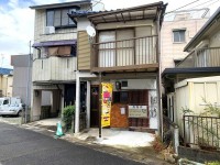 令和4年5月室内一部リフォーム済！全居室収納完備！即引き渡し可能♪
徒歩圏内にスーパー・コンビニなどございます！
収益用物件・建て替え用地としてもオススメです！