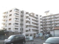 2018年3月改装済み！即入居可☆ペット相談可！(規約有)
JR「向日町」駅まで徒歩15分！2面バルコニー！通風良好！
大文字山が見えるなど最上階のため眺望良好♪