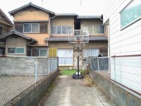 建築条件無し売土地の為、お好きな工務店やハウスメーカーで建築可能！
土地広々５３．０３坪で駐車２台可能！
北側は通路で採光・通風良好！閑静な住宅地♪