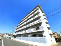 即入居可！平成26年3月室内リフォーム済☆
収納スペース豊富！スーパーまで徒歩圏内で買物便利！
リバーサイドマンション！陽当たり・眺望・通風良好です♪