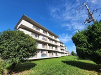 阪急「西山天王山」駅まで徒歩8分♪
南向き！2017年12月フルリノベーション済☆
木のぬくもりに包まれたこだわりの内装をぜひご覧ください！
大変キレイにお使いです！