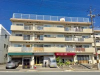 阪急『西向日駅』徒歩５分と通勤・通学に便利！
全居室６帖以上の３ＬＤＫ！一部リフォーム歴有り！
徒歩圏内に生活関連施設が揃っており、生活便利な立地！