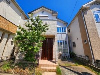 南向で採光通風大変良好！2面バルコニーです♪
収納充実！床暖房付！ロフト付のお部屋あり♪