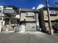 小学校・中学校まで徒歩10分圏内！！お子様の通学安心♪
東側は建物がなく通風良好♪閑静な住宅地です！