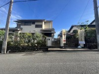 建築条件無し土地！お好きなハウスメーカー・工務店で建築可能！
阪急「長岡天神」駅まで徒歩12分！整形地で広々約96坪！
東側は公園につき日当たり・通風・眺望良好！
