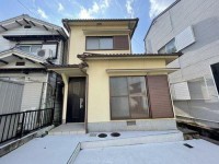 阪急「大山崎」駅まで徒歩4分・JR「山崎」駅まで徒歩7分！2WAYアクセス☆
令和3年4月リフォーム済みのオール電化住宅！
土地広々約33坪！駐車も2台可能♪