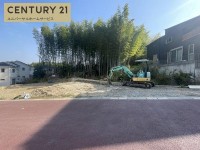 阪急「西山天王山」駅徒歩15分！大型分譲地！
前道広々6ｍ！土地広々36.76坪！！
第二大山崎小学校まで約480ｍ（徒歩6分）でお子様にも安心！