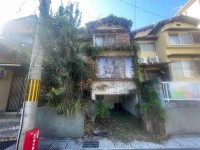 建築条件無し土地！お好きなハウスメーカー・工務店で建築可能☆
阪急「西向日」駅まで徒歩15分！小学校まで徒歩13分！
閑静な住宅地につき周辺交通量も少なくて安心♪