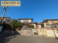 建築条件無し土地につき、お好きなハウスメーカー・工務店に建築して頂けます♪
南西向きの土地62.93坪！
間口広々15ｍ！採光＆通風大変良好です！