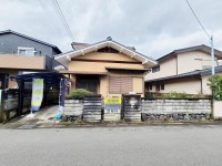 閑静な住宅地の整形地！南西向きにつき、陽当り良好！
土地面積５２．７２坪！
建築条件無し売土地につき、お好きな工務店やハウスメーカーで建築可能！
