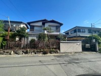 南向きの約２８坪のお土地！解体更地渡し！
建築条件無し土地につき、お好きなハウスメーカー・工務店で建築可能！
間口ゆったり７．１ｍ！