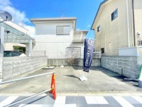 JR「長岡京」駅まで徒歩９分と便利な立地！
前道拡幅工事中！路面店など店舗を探しの方にオススメ♪
周辺施設まで徒歩圏内！小学校まで徒歩約２分でお子様の通学も安心♪