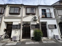 長岡京市、向日市、大山崎町を専門　ユニバーサルホームサービス 阪急「西向日」駅まで徒歩８分と通勤・通学に便利な立地♪
たくさん収納できる屋根裏収納もございます！
スーパーやコンビニ・郵便局等、徒歩圏内に生活施設充実！