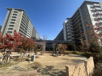 安心して子育てできる住まい！２０２１年築の築浅マンション！
南向きで陽当たり・通風・眺望良好！
ペット飼育可能(規約制限あり)！