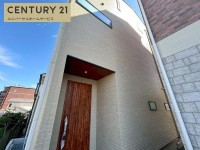 LDK約17帖!嬉しい収納たっぷりな4LDKのお家♪
阪急「西山天王山」駅まで徒歩7分!小学校まで徒歩5分!スーパー徒歩1分!
通勤や通学・日々の生活に便利な立地☆