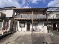 間口広々約７．２ｍ！南向きの為陽当たり良好☆
前道ゆったり６.２ｍで駐車もラクラク♪
小学校まで徒歩２分とお子様の通学も安心！周辺施設も充実！
