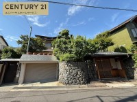 全２区画の分譲地！建築条件無し売土地！お好きなハウスメーカー・工務店で建築可能です！
解体更地渡し☆
土地広々約５２．６坪！（※測量・分筆後面積確定）