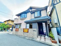 東南角地につき、陽当たり・通風良好！！
ワンボックス駐車可能な４ＬＤＫ！空き家の為、即入居可能！
スーパーやコンビニが徒歩圏内で買い物も便利♪