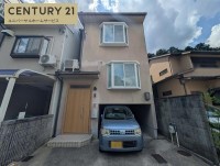 長岡京市、向日市、大山崎町を専門　ユニバーサルホームサービス 南向きのベランダにつき、陽当たり良好！
室内丁寧にお使いです！スキップフロアで空間を有効活用したオシャレな邸宅！
閑静な住宅地の為、子育て世帯にもおすすめです！