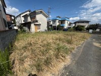 長岡京市、向日市、大山崎町を専門　ユニバーサルホームサービス 南向きにつき日当たり良好！現況更地！
建築条件無し土地！お好きな工務店やハウスメーカーで建築可能！
「久我」停留所まで徒歩２分！