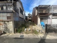 ＪＲ「長岡京」駅まで徒歩９分と通勤・通学にも便利な立地です♪
南北両面道路で陽当たり・通風良好です♪
全居室６帖以上＆収納付きで整理整頓のしやすいお家！
