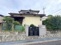 建築条件なし土地！お好きな工務店・ハウスメーカーで建築可能☆
土地面積広々約６１坪！長岡第四中学校まで徒歩６分！
南西角地の為、陽当たり・通風良好♪