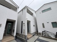 ＺＥＨ水準省エネ住宅のゆったり４ＬＤＫ！
水回り１階に集約！家事動線が考えられた間取り！
小学校まで徒歩９分！子育て世帯の方にもオススメ立地です♪