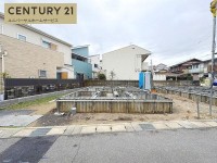 閑静な住宅地！阪急『西向日駅』まで徒歩１５分！
小・中学校など教育施設まで徒歩圏内で子育て世帯におすすめ！
周辺には商業施設充実で利便性の高い立地！