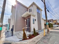 閑静な住宅地!阪急『西向日駅』まで徒歩15分!
小・中学校など教育施設まで徒歩圏内で子育て世帯におすすめ!
周辺には商業施設充実で利便性の高い立地!