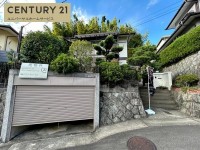 軽量鉄骨造！土地面積広々約７２．３９坪！
長岡第四中学校まで徒歩１０分とお子様の通学も安心！
前道６.２メートル！接道南東向きの為、陽当たり良好！