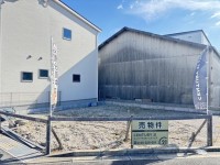 長岡京市、向日市、大山崎町を専門　ユニバーサルホームサービス 限限定３区画分譲地の残１区画！ＬＤＫ広々１９帖！
全居室６帖以上の３ＬＤＫ！低炭素住宅で太陽光パネルも搭載！
スーパーやコンビニ、ドラッグストアが近くて買い物便利♪