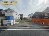 閑静な住宅地にある全２区画の分譲地！
あって嬉しいこだわりの設備が充実したゆとりのある３ＬＤＫお家！
小学校まで徒歩５分とお子様の通学も安心です♪